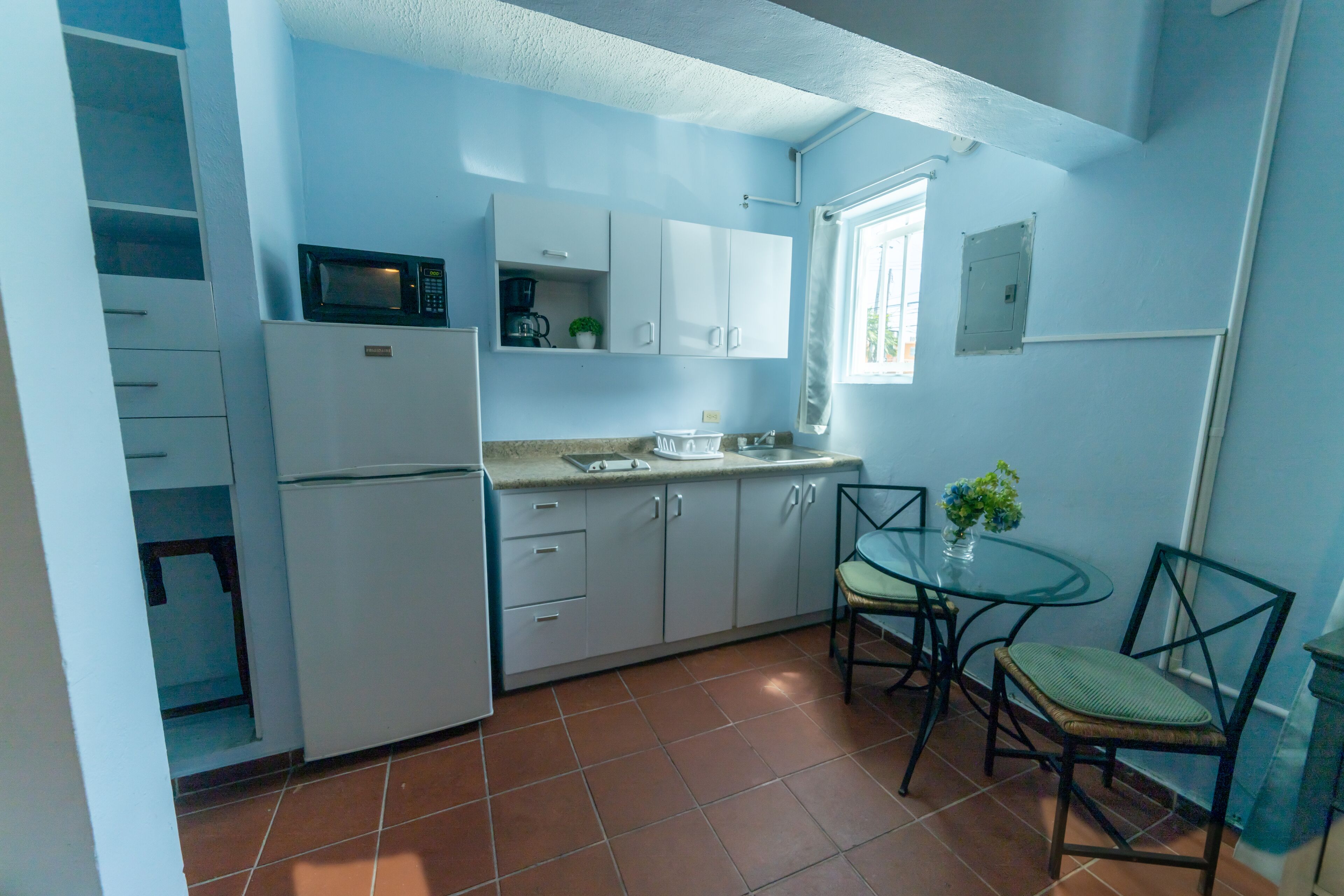 family studio, 2 double beds, non smoking | private kitchen | fridge, microwave, electric kettle