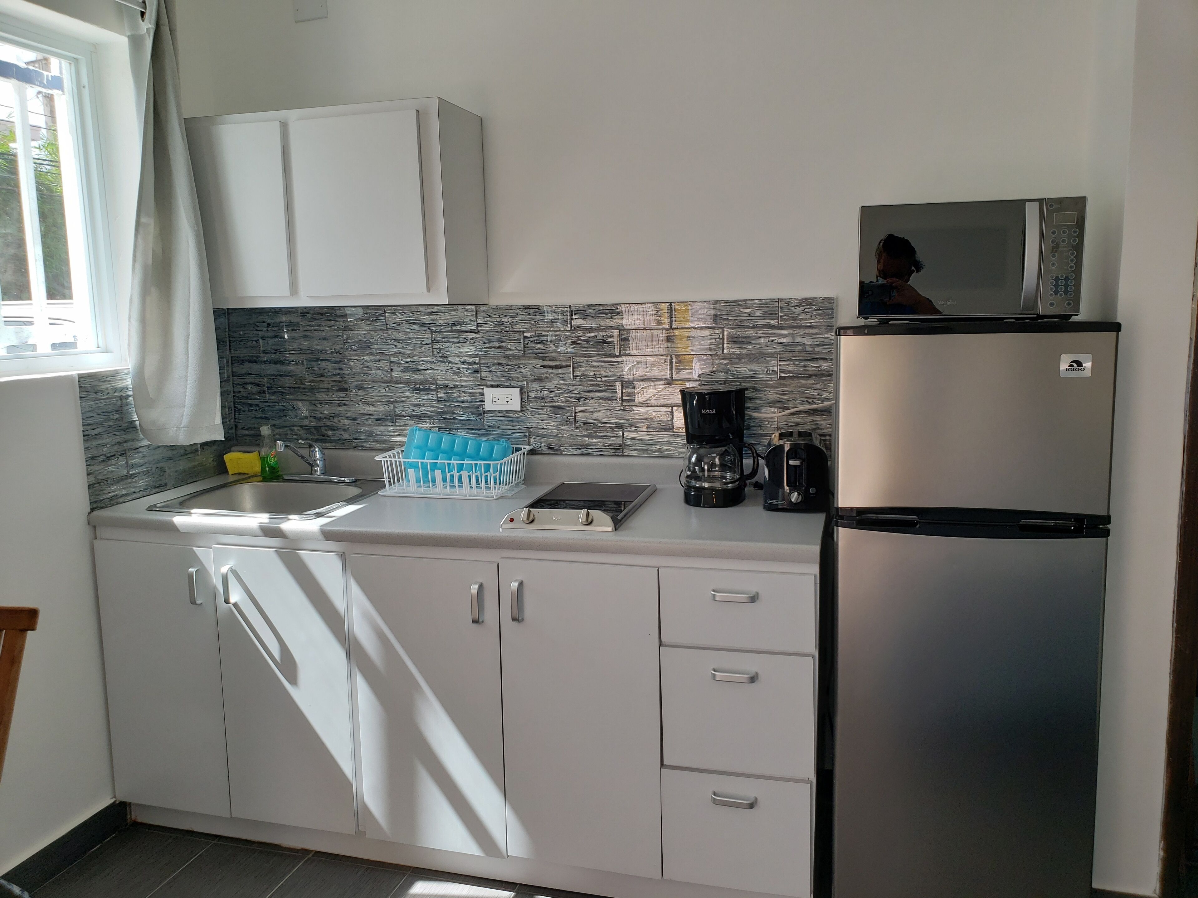 family studio, 2 queen beds, non smoking | private kitchen | fridge, microwave, electric kettle