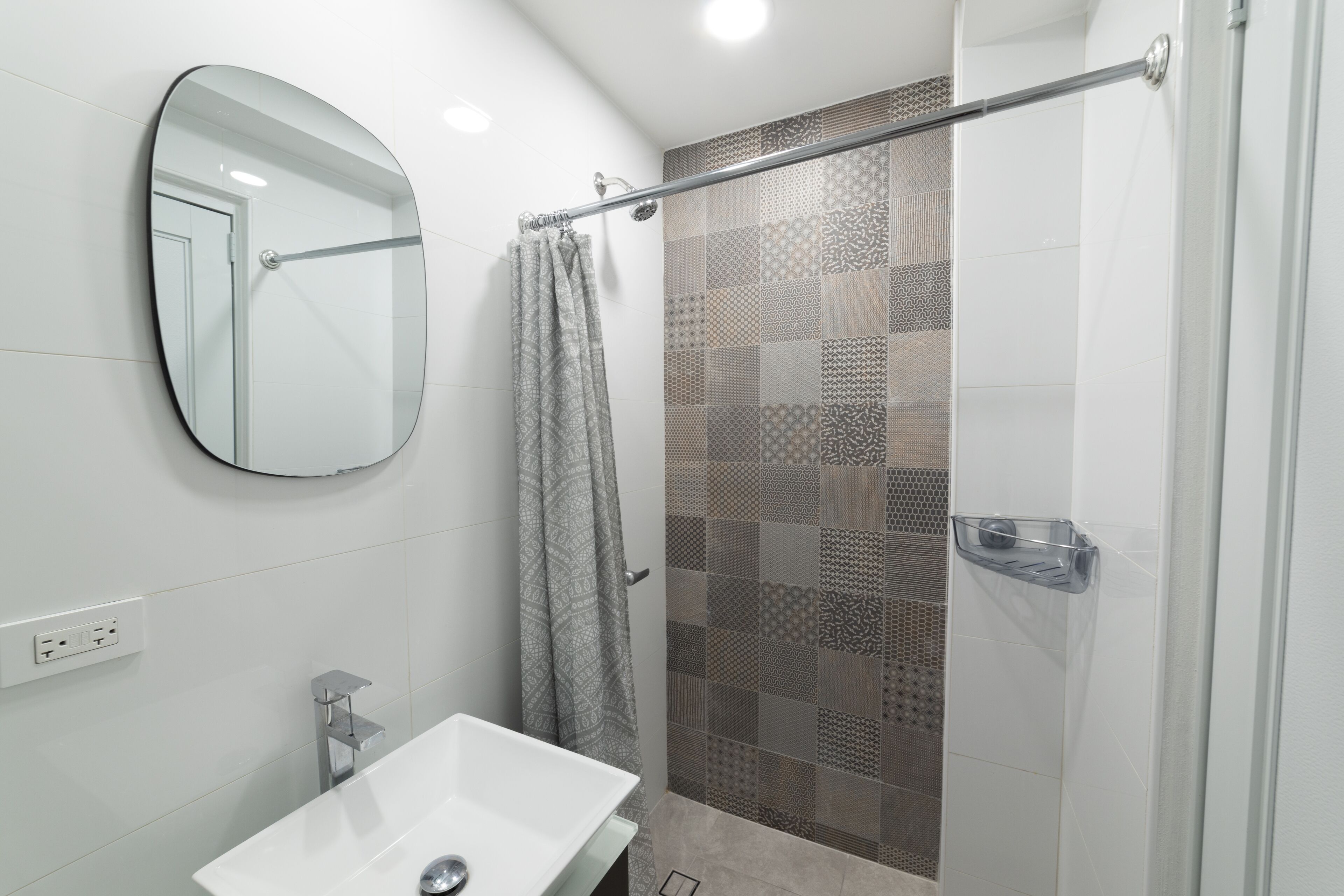 economy room, 1 queen bed, non smoking | bathroom | shower, free toiletries, hair dryer, towels