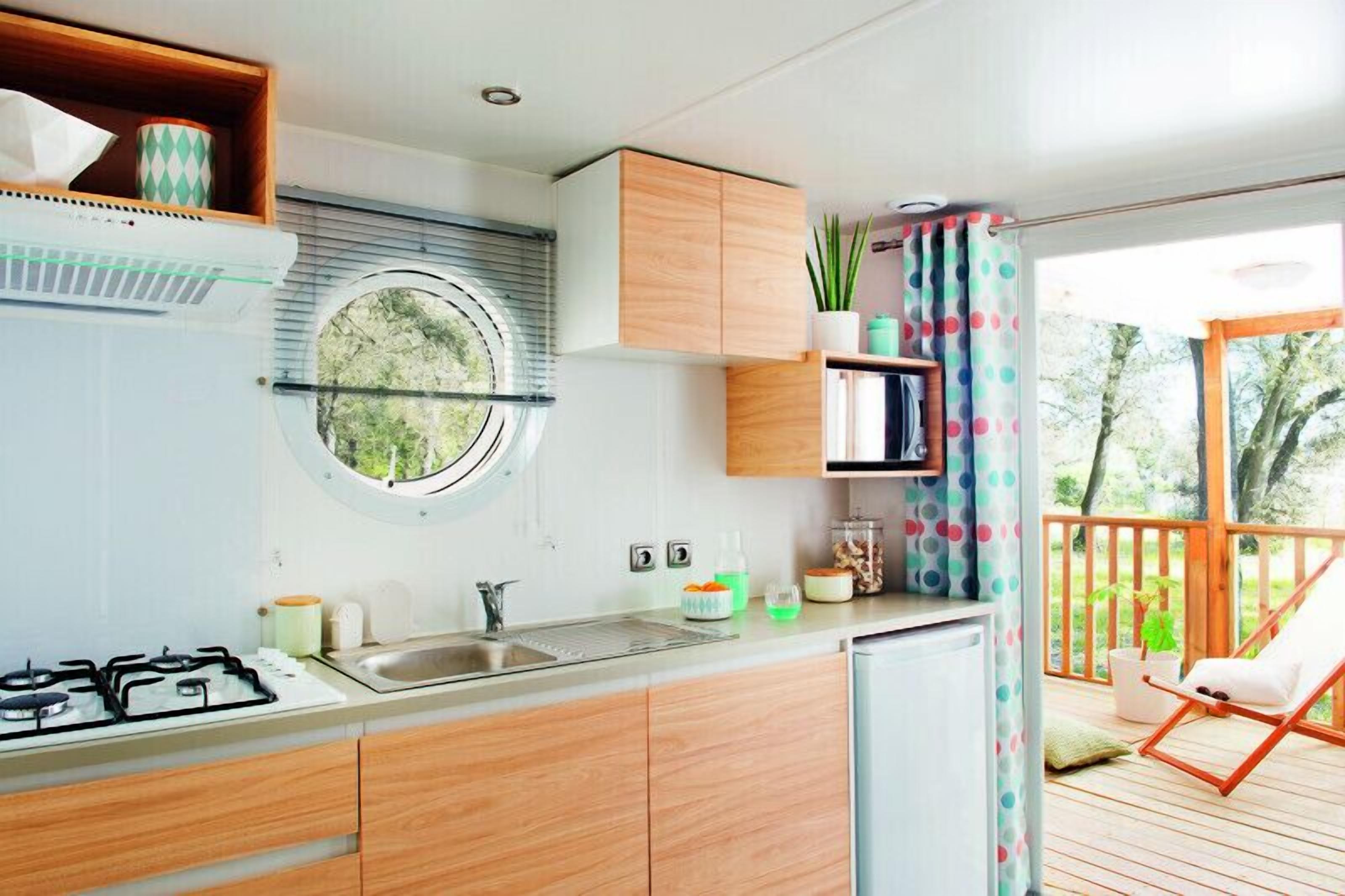 Mobile Home (O’hara 23m2) | Living area | Flat-screen TV, table tennis