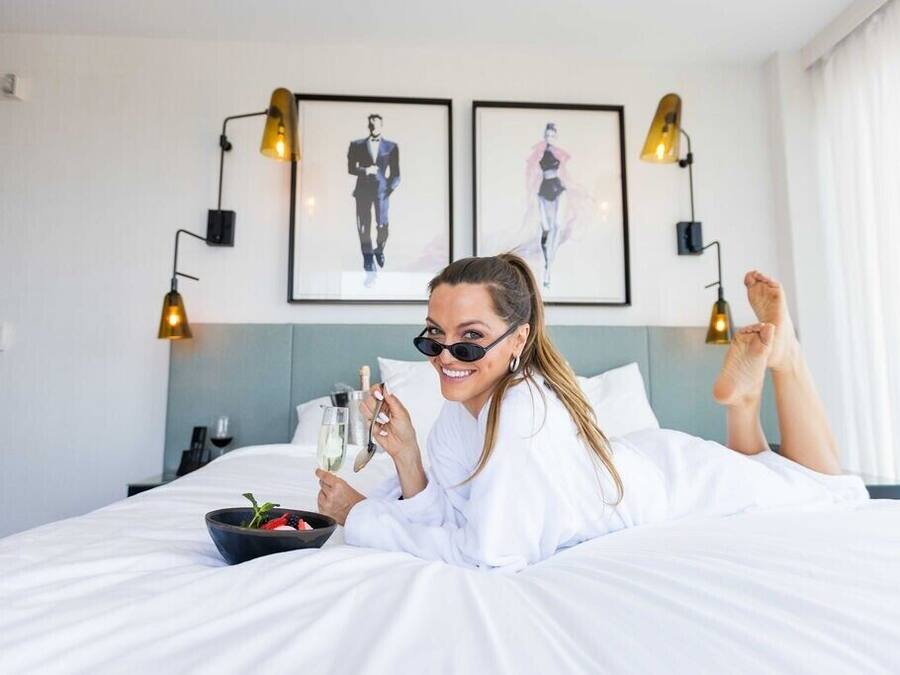 Quarto urbano, 1 cama King, para não fumantes, vista para a cidade | Frigobar, cofres nos quartos, escrivaninha