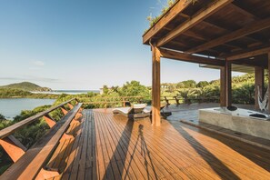 Premium Suite (Nupcial) | Premium bedding, in-room safe, blackout drapes, iron/ironing board - Fazenda Verde Praia do Rosa (Imbituba)