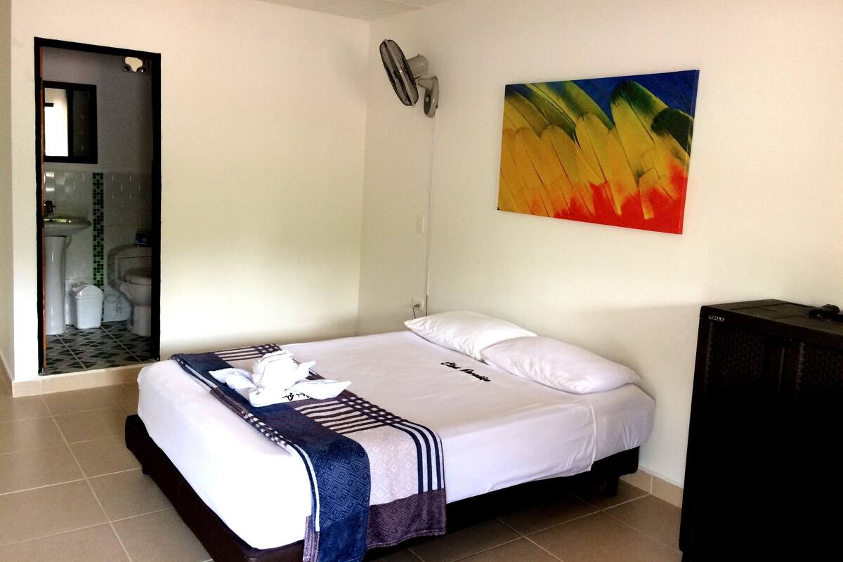 5 bedrooms, hypo-allergenic bedding, bed sheets