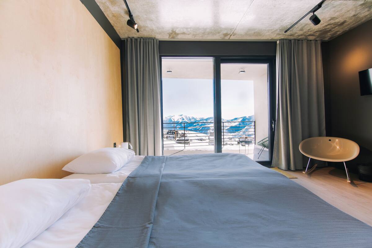 Dobbeltrom – comfort (№9) | Sengetøy av topp kvalitet, memory foam-senger og blendingsgardiner