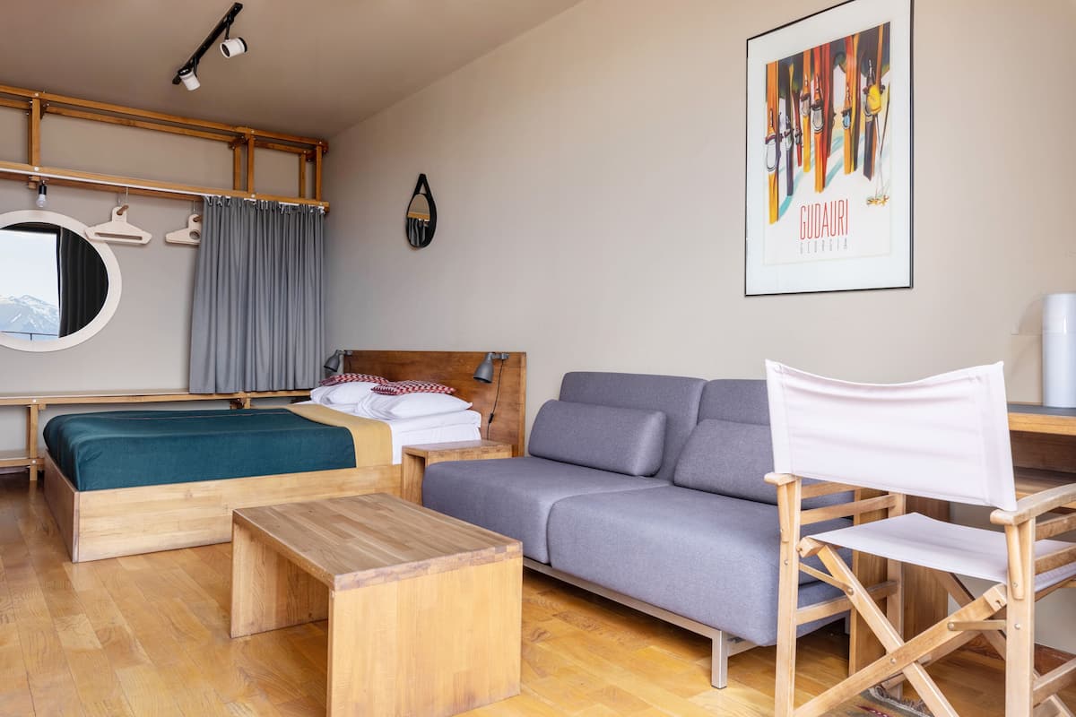 Luxe suite (№10) | Luxe beddengoed, bedden met traagschuimmatras, verduisterende gordijnen