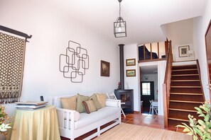 Villa familiar, 1 habitación (Casa da Vaquinha) | Área de sala de estar | Televisión de pantalla plana 