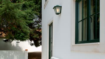 Family Villa, 4 Bedrooms (Casa Da Águia) | Terrace/patio