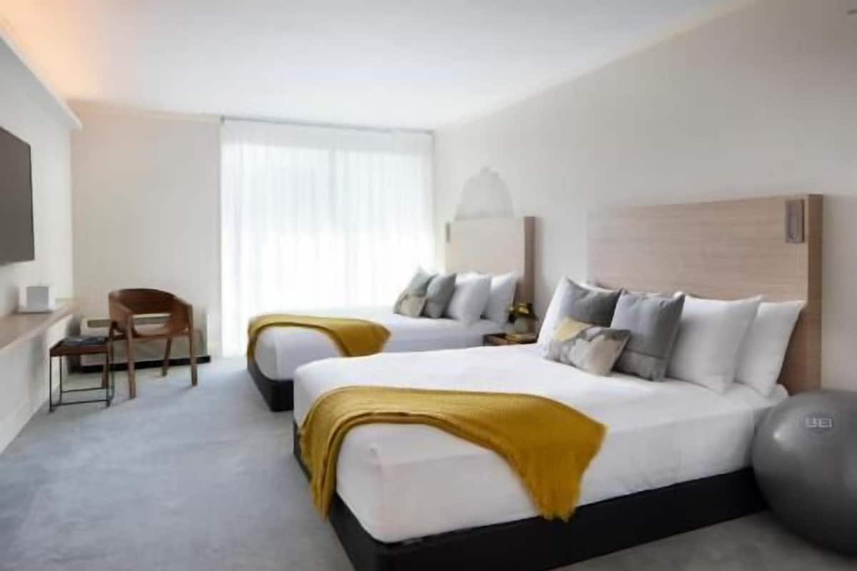 Premium bedding, in-room safe, desk, laptop workspace