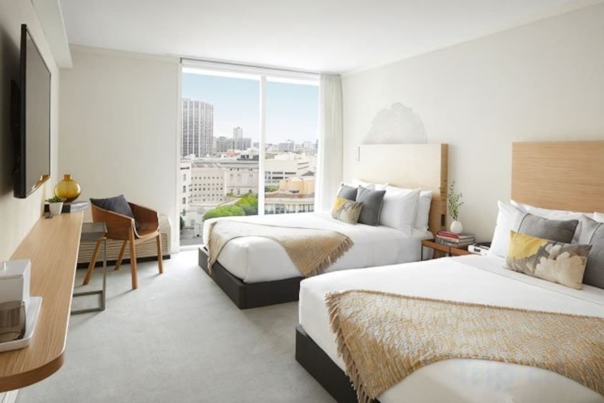 Premium bedding, in-room safe, desk, laptop workspace