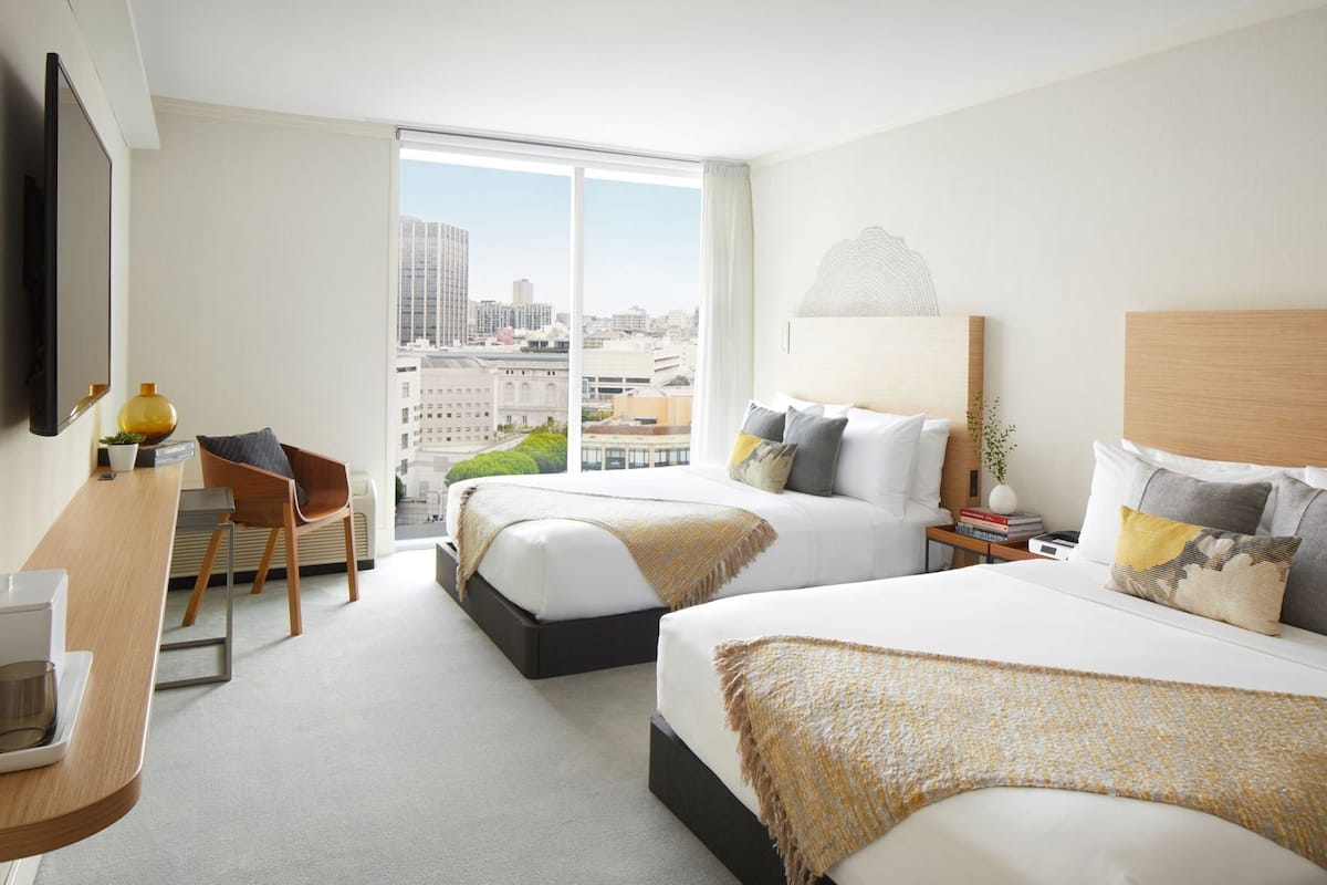 Premium bedding, in-room safe, desk, laptop workspace