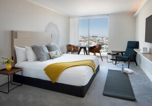 Premium bedding, in-room safe, desk, laptop workspace - BEI San Francisco, Trademark Collection by Wyndham (San Francisco)