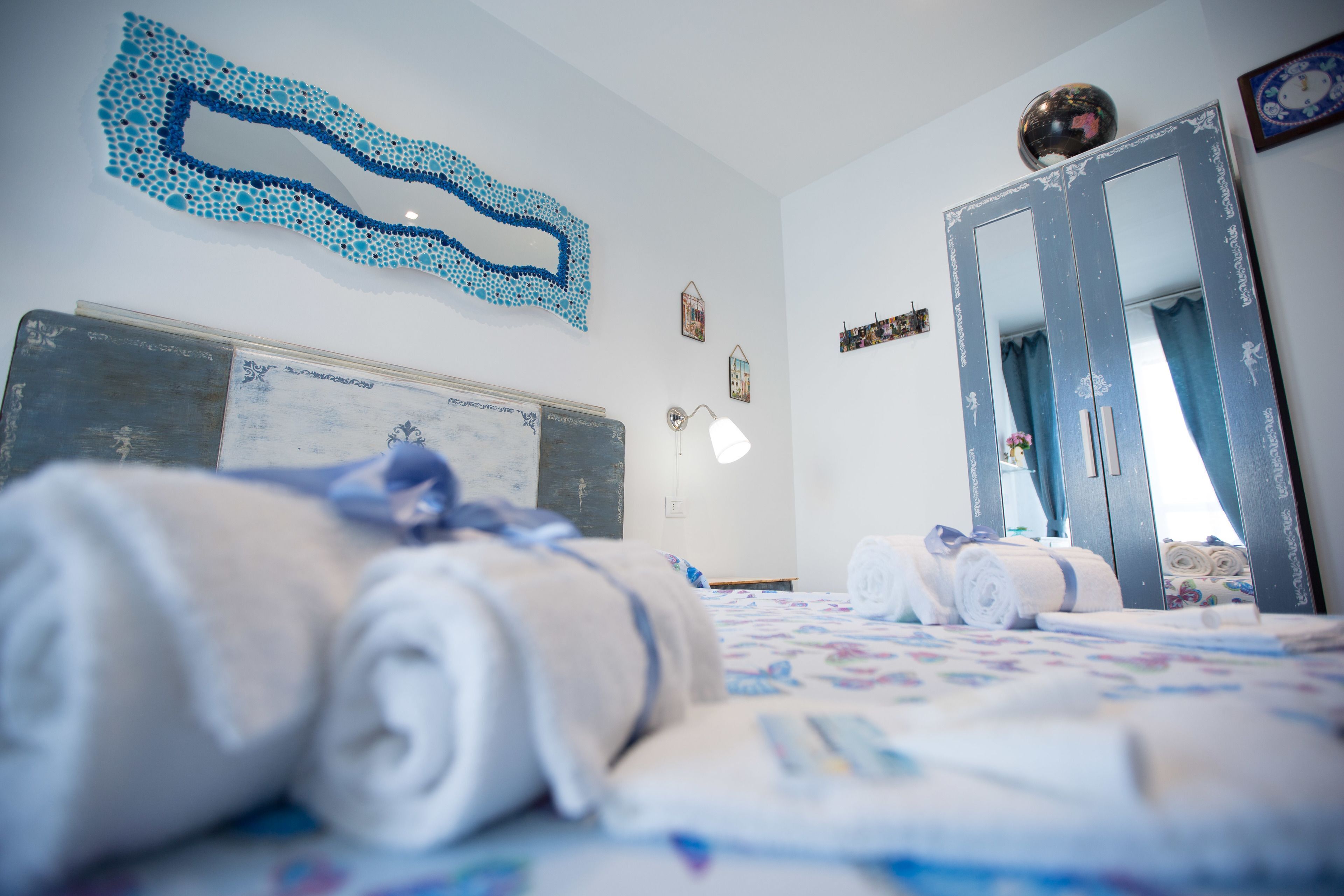 Memory foam-madrasser, individuell inredning, unika möbler och skrivbord