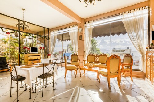 Capital O Colina Dorada