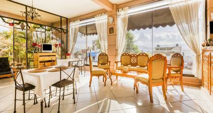 Capital O Colina Dorada