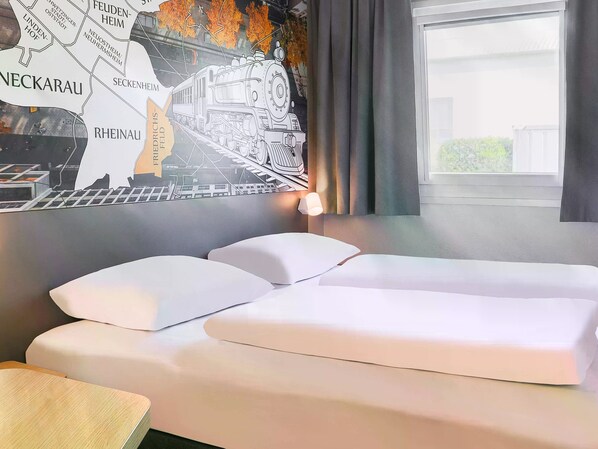 Double Room (French bed) | 1 bedroom, desk, blackout drapes, soundproofing