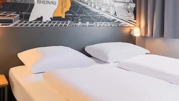 Habitación doble (French bed) | Escritorio, cortinas opacas, sistema de insonorización y wifi gratis