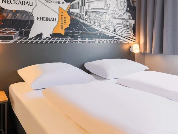 Desk, blackout curtains, soundproofing, free WiFi -  B&B HOTEL Mannheim-Friedrichsfeld (Mannheim)
