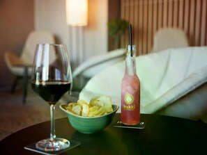 Bar-salon dans le hall