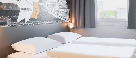 Bureau, rideaux occultants, chambres insonorisées, Wi-Fi gratuit