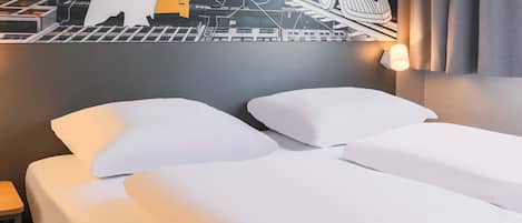 Desk, blackout drapes, soundproofing, free WiFi