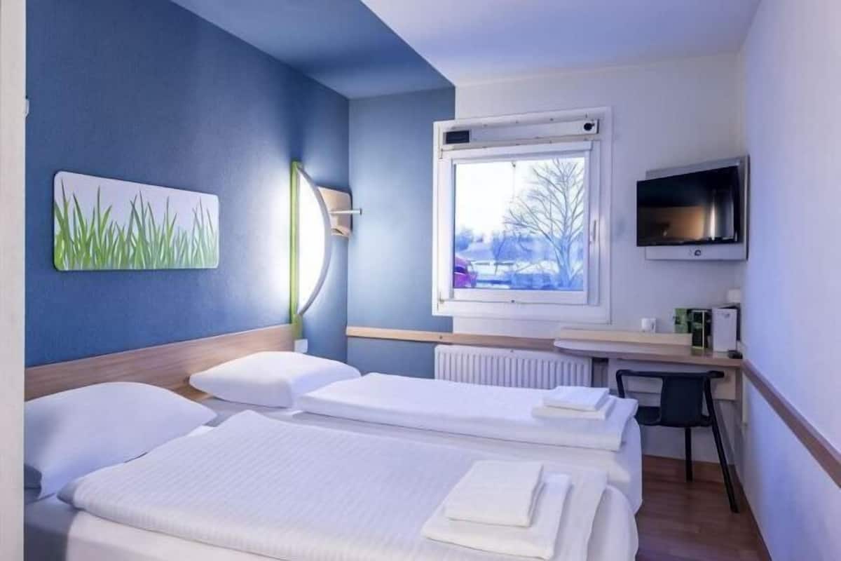 Bureau, rideaux occultants, chambres insonorisées, Wi-Fi gratuit