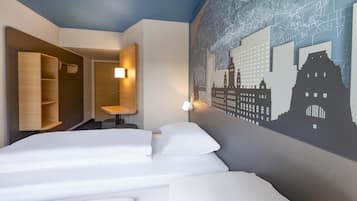 Double Room | Desk, blackout drapes, soundproofing, free WiFi