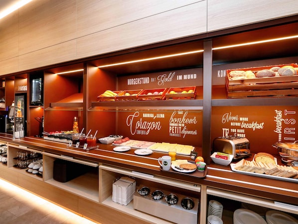 Daily buffet breakfast (EUR 13.9 per person)