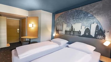 Double Room | Desk, blackout drapes, soundproofing, free WiFi