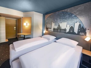 Bureau, rideaux occultants, chambres insonorisées, Wi-Fi gratuit