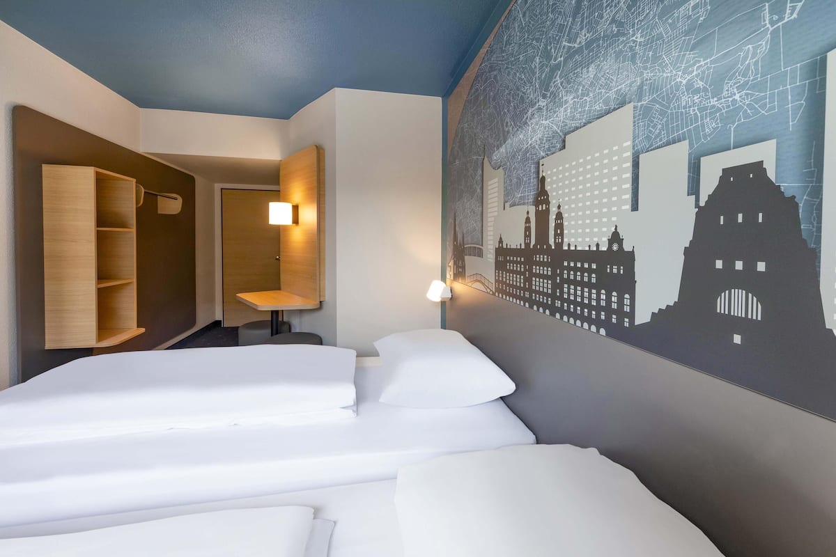 Double Room | Desk, blackout curtains, soundproofing, free WiFi
