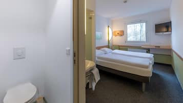 Twin kamer | Een bureau, gratis wifi