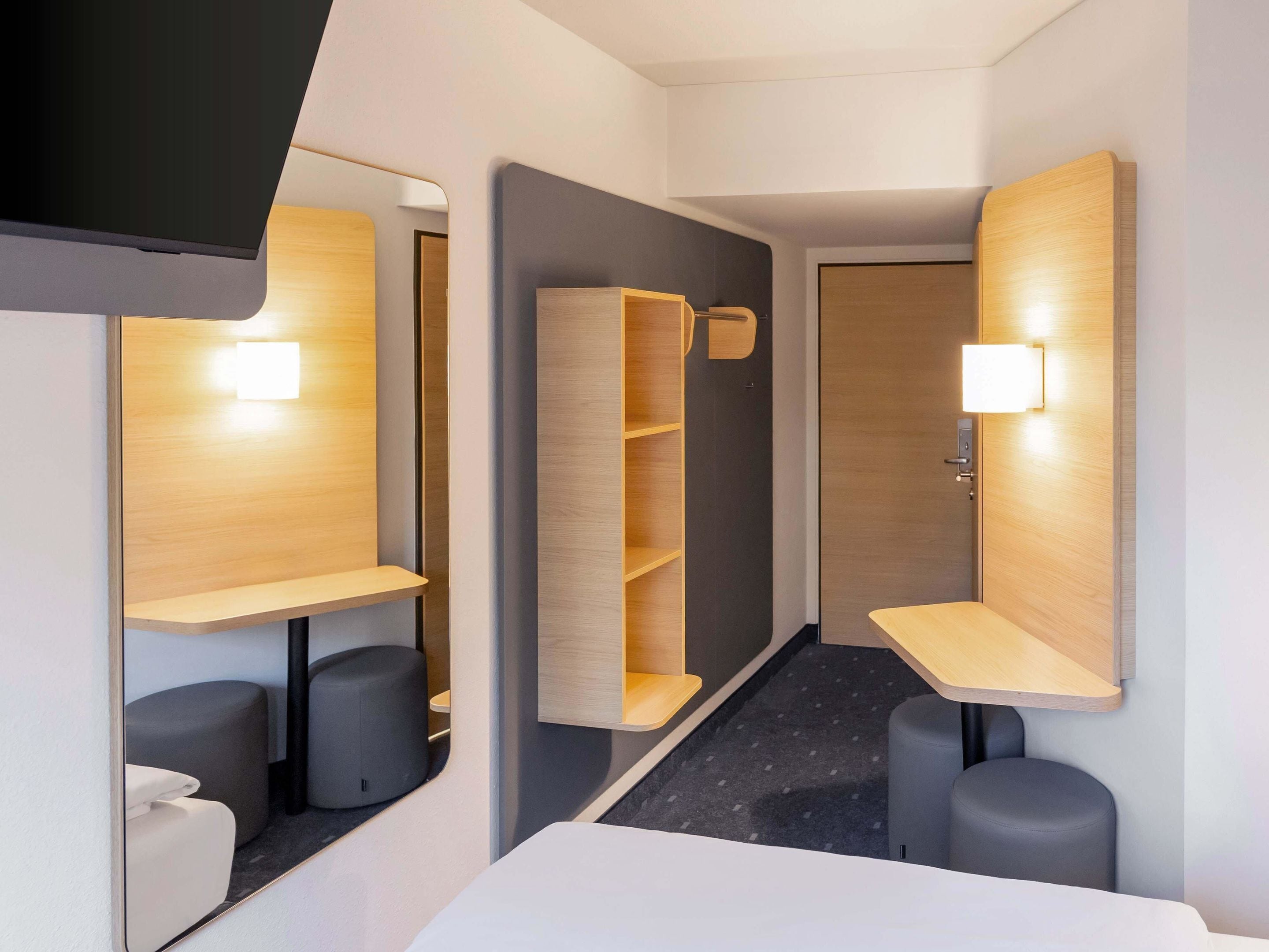 Quarto casal | Escrivaninha, Wi-Fi de cortesia