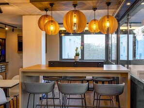 Bar (on property) - B&B HOTEL Koblenz-Nord (Mülheim-Kärlich)