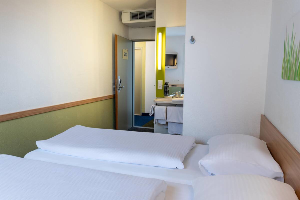 Double Room | Desk, free WiFi