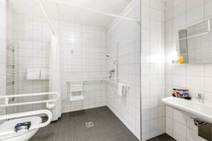 Standard Room, 1 Double Bed, Accessible | Bathroom