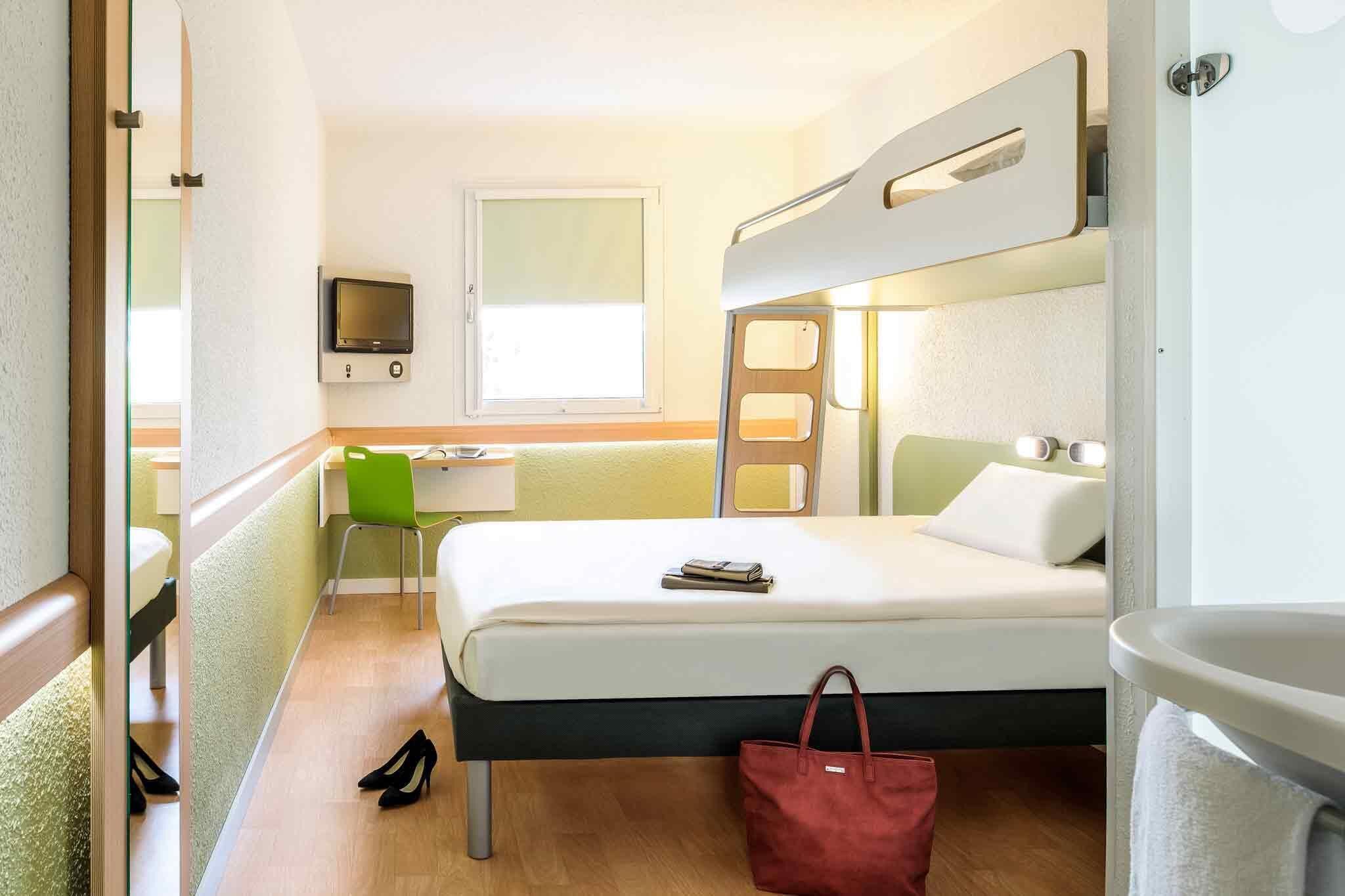 Standardzimmer, 1 Doppelbett, barrierefrei | Schallisolierte Zimmer, kostenloses WLAN, Bettwäsche