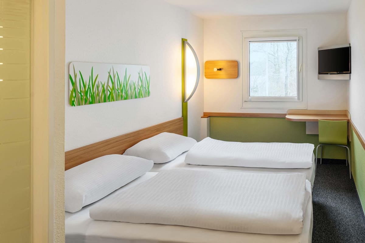 Desk, free WiFi, bed sheets