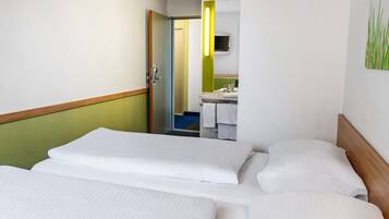 1 habitación, escritorio, wifi gratis y ropa de cama