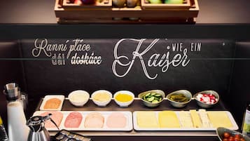 Desayuno buffet diario (EUR 13.90 por persona)