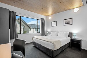 The Studios - Double | Desk, cribs/infant beds, rollaway beds, free WiFi