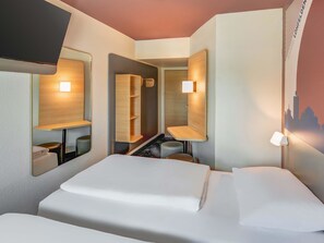 Escritorio, cortinas blackout, sistema de insonorización y wifi gratis 