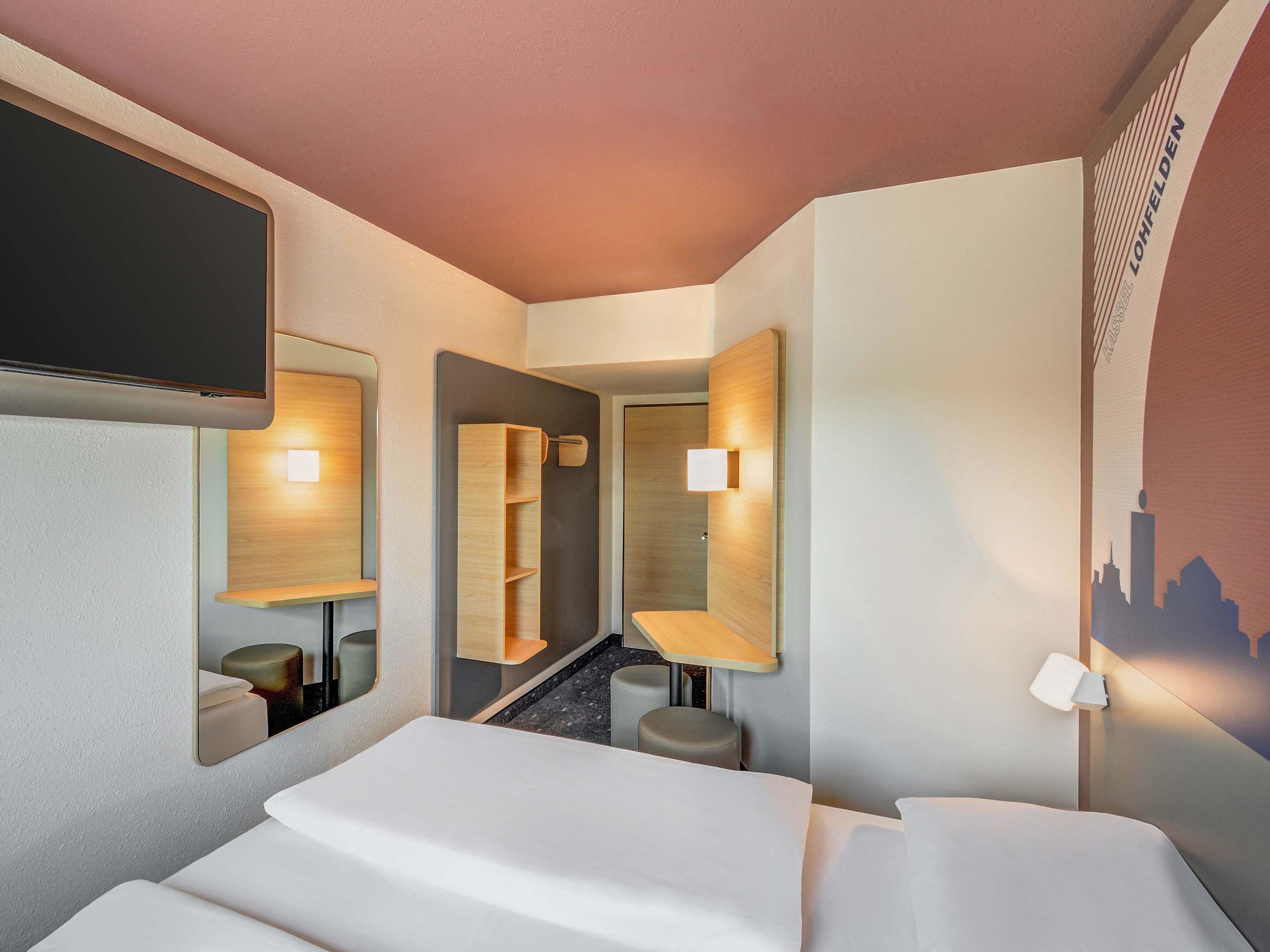 Double Room | Desk, blackout drapes, soundproofing, WiFi (free)