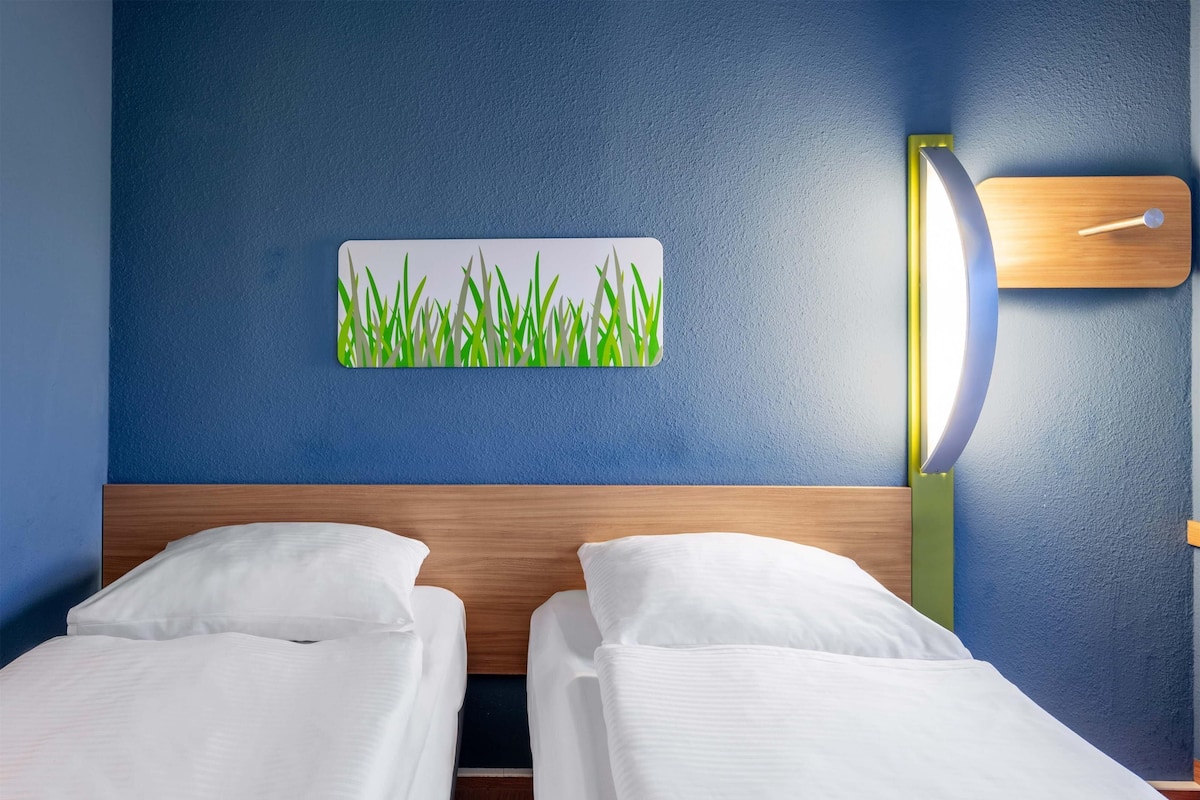 Quarto duplo | Escrivaninha, quartos à prova de som, Wi-Fi de cortesia