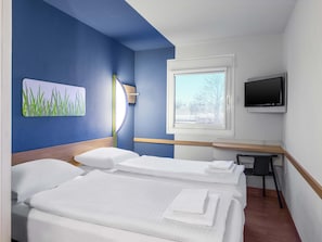 Desk, soundproofing, free WiFi - B&B HOTEL Erlangen-Tennenlohe (Erlangen)