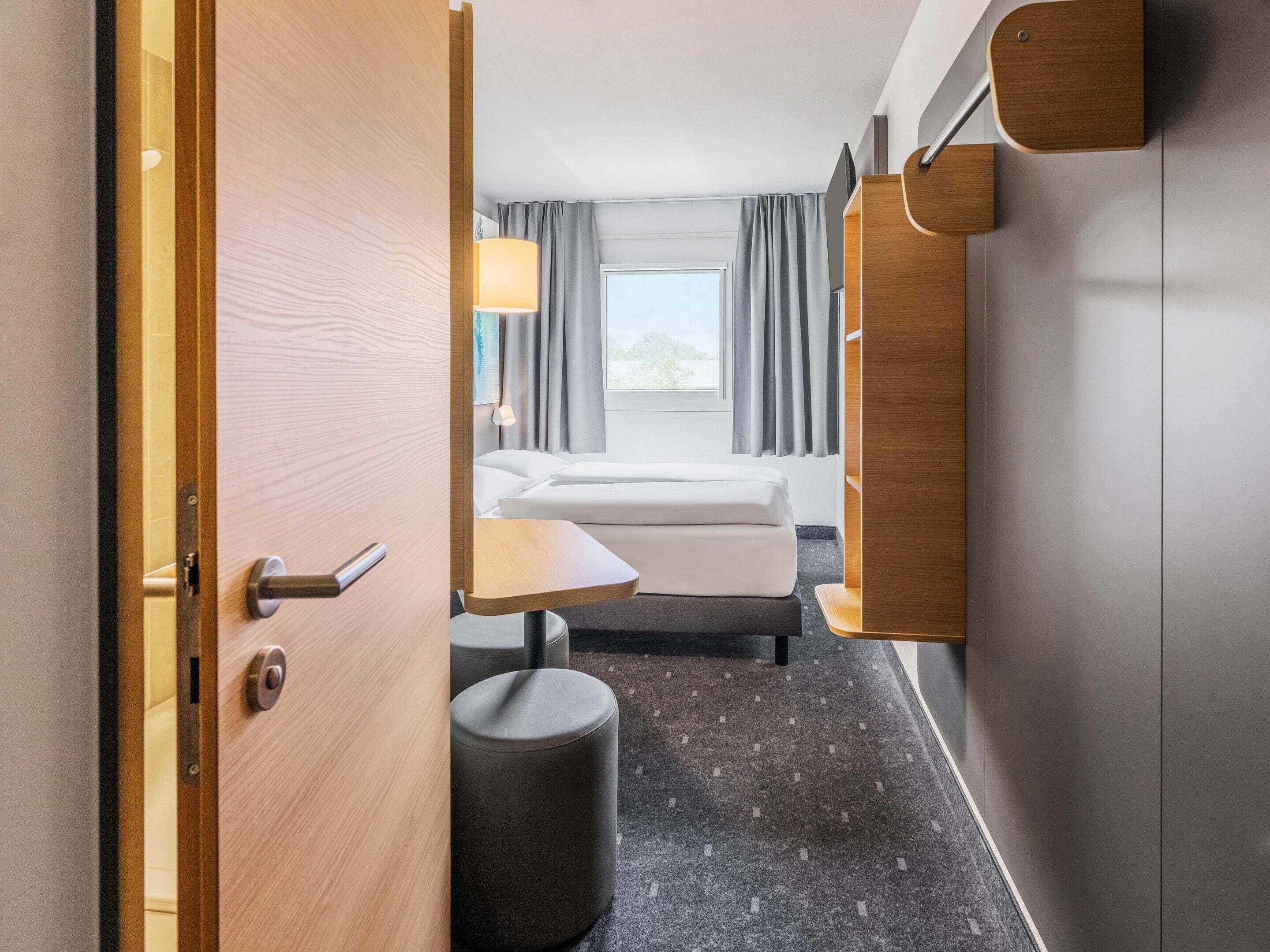 Foto - B&B HOTEL Erlangen-Tennenlohe