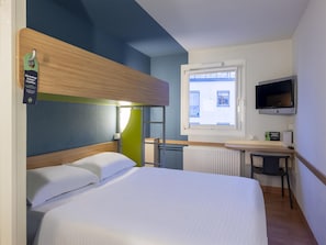 Schreibtisch, schallisolierte Zimmer, kostenloses WLAN