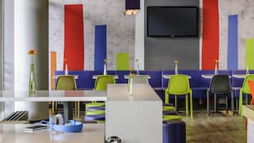 Petit déjeuner buffet servi tous les jours en supplément