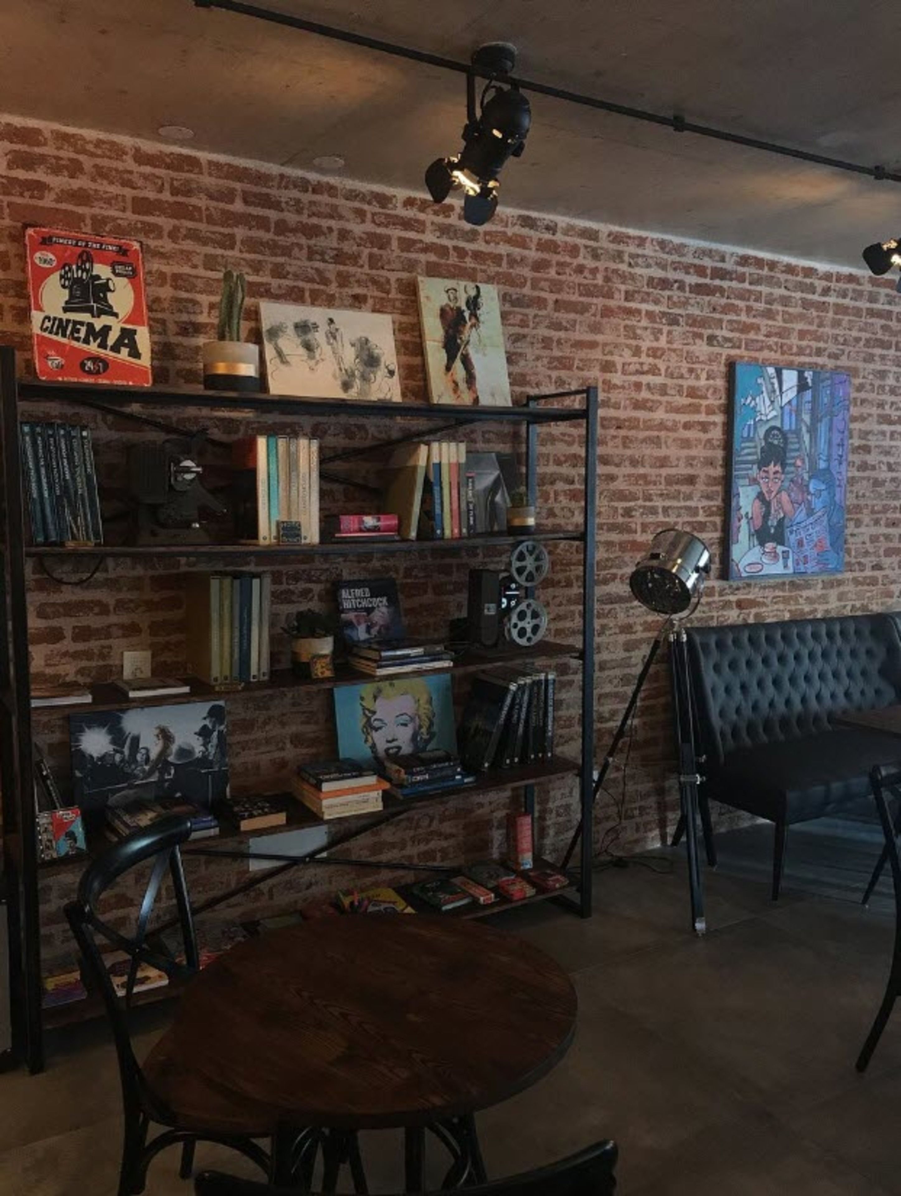 lunch and dinner served