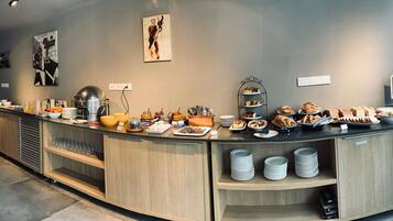 Daily buffet breakfast for a fee