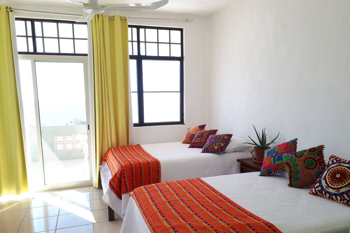 Condo 9 | Wifi gratis, decoración individual, mobiliario individual y ropa de cama